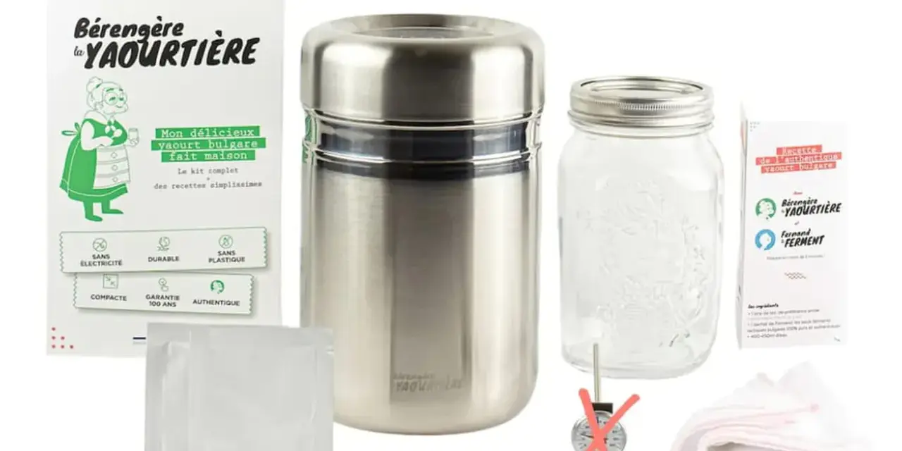 Kit pour faire du yaourt bulgare maison : pot isotherme, bocal en verre, sachets de ferment et thermomètre.