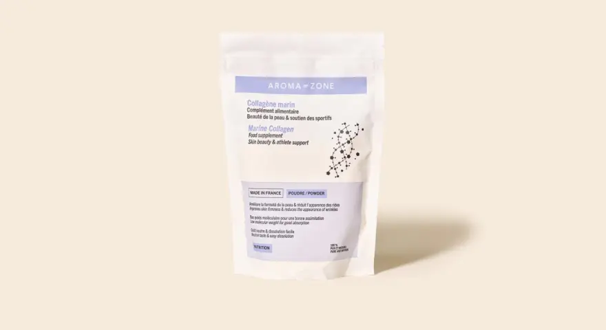 Un sachet de "Collagène marin" Aroma-Zone, un complément alimentaire pour la beauté de la peau et le soutien des sportifs.